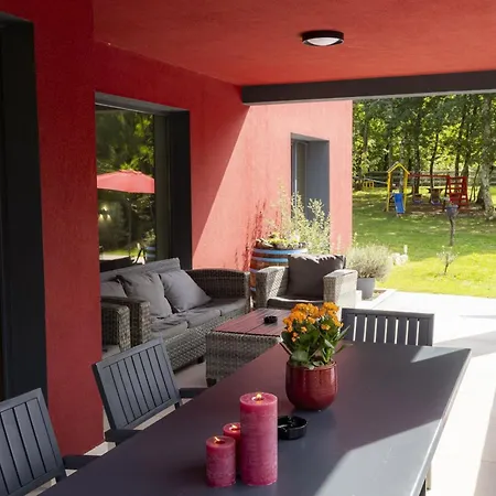Red House Kraj Drage - With Swimming Pool And Playground * Nedescina