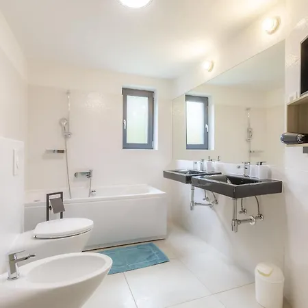 Red House Kraj Drage - With Swimming Pool And Playground *