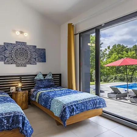 Red House Kraj Drage - With Swimming Pool And Playground Villa Nedescina