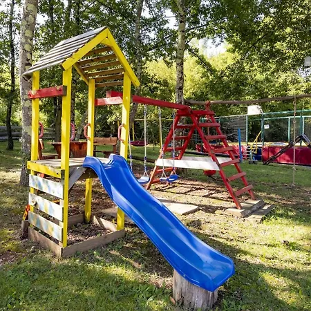 Red House Kraj Drage - With Swimming Pool And Playground Nedescina